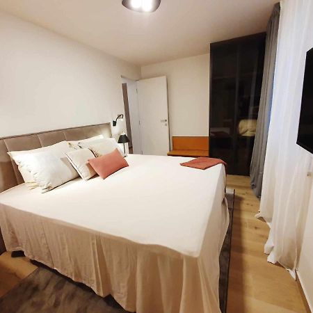 New Ana Design City Center Apartments Пула Екстериор снимка