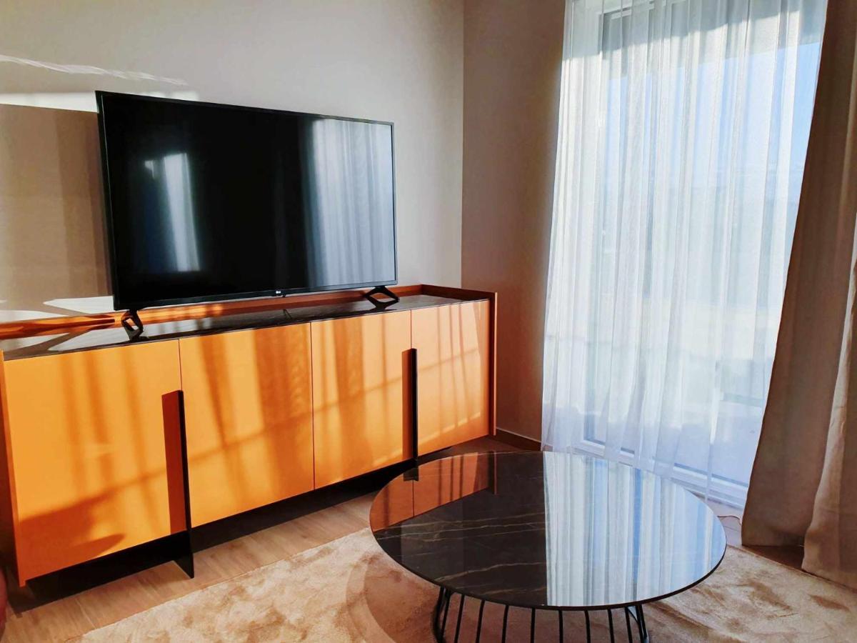 New Ana Design City Center Apartments Пула Екстериор снимка