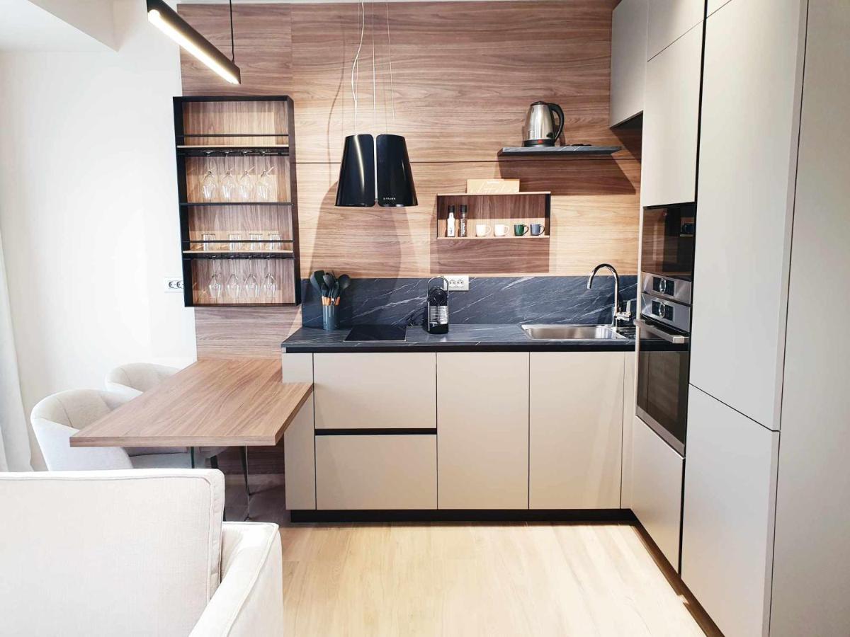 New Ana Design City Center Apartments Пула Екстериор снимка