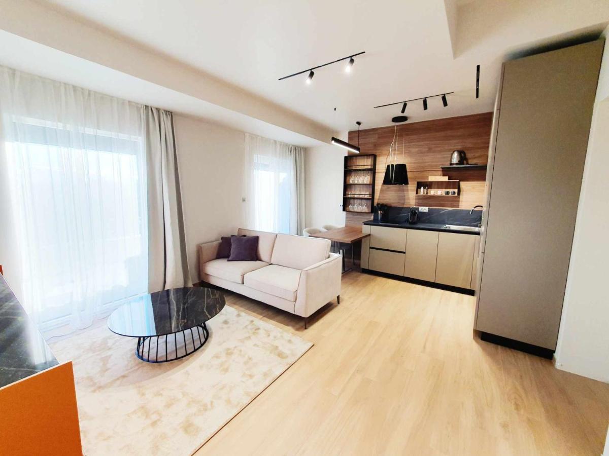 New Ana Design City Center Apartments Пула Екстериор снимка